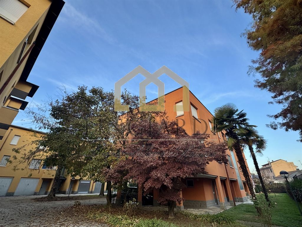 LODI SAN FEREOLO: 4 LOCALI IN LOCAZIONE